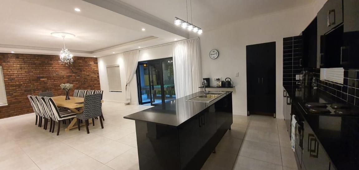 Villa Parisienne Modern Guest House Cape Town Eksteriør bilde